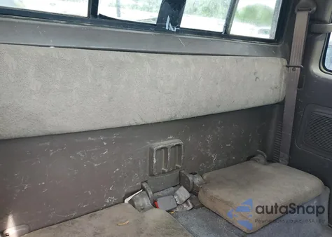 2000 Toyota Tacoma Xtracab из США, поврежденный, VIN 4TAWM72N5YZ582843